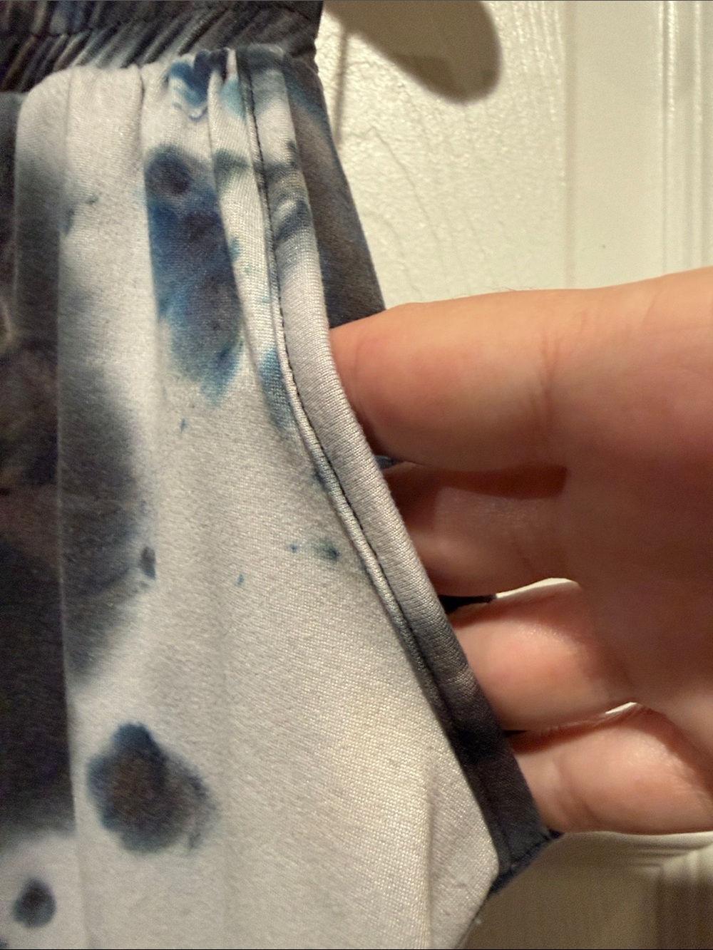Sozy - Women’s Tie-Dye Drawstring Skirt - Black & White and a bit of Blue - Picture 4 of 5